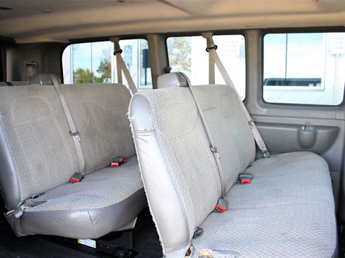 Used 2019 Chevrolet Express 3500 LT image 21