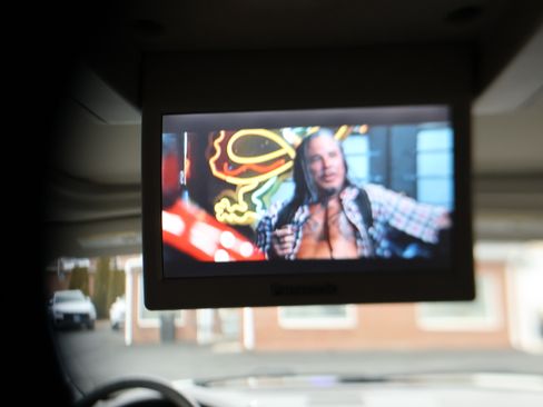 Used 2014 Chevrolet Suburban LTZ image 18