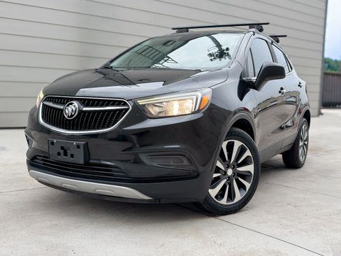 Used 2021 Buick Encore Preferred image 3