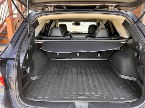 Used 2017 Subaru Outback 2.5i Limited image 18