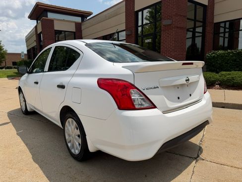 Used 2018 Nissan Versa S Plus FWD image 7