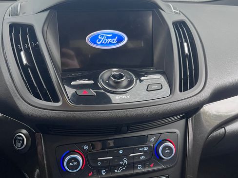 Used 2018 Ford Escape Titanium image 6