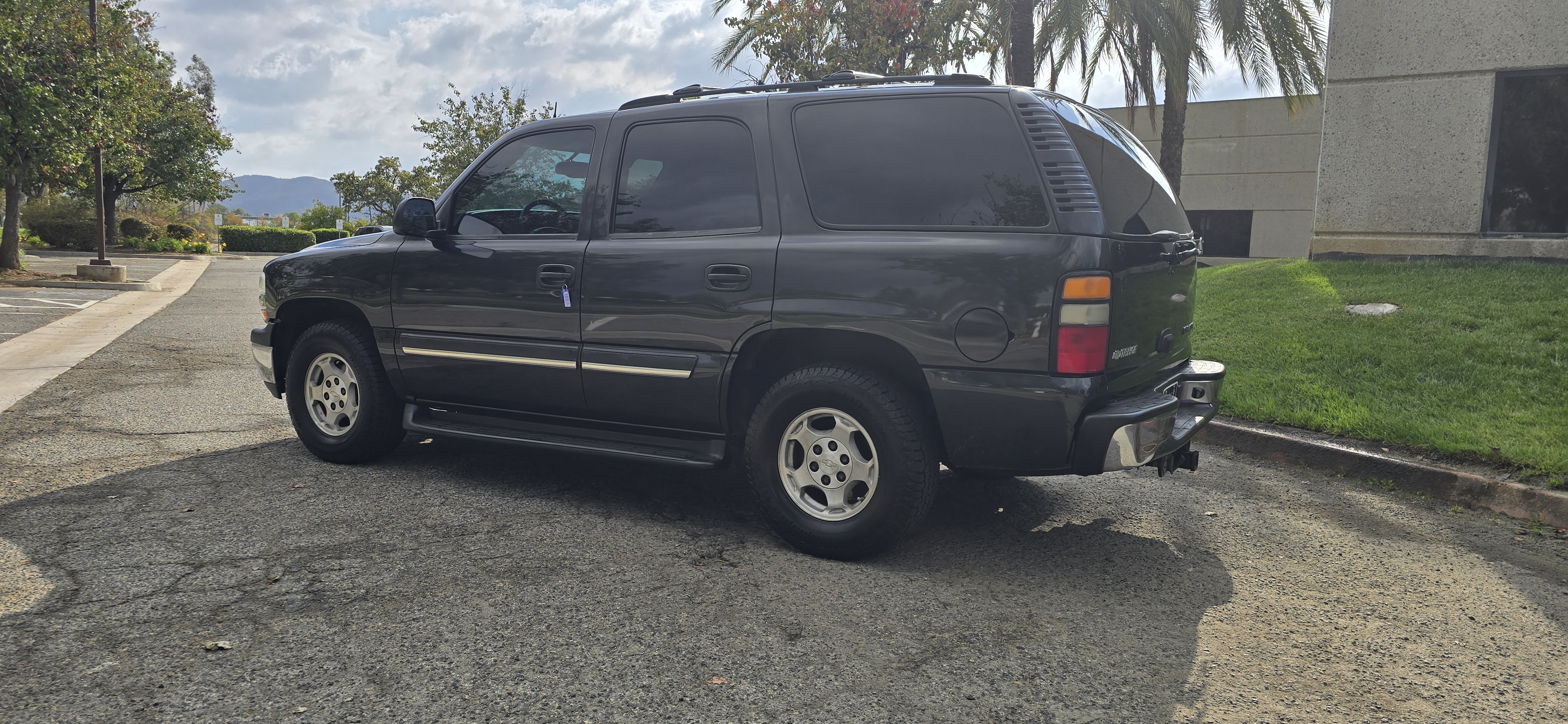 Used 2004 Chevrolet Tahoe 2WD image 9