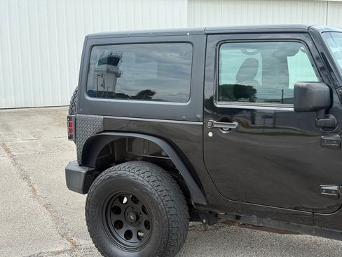Used 2017 Jeep Wrangler Sport AWD/4WD image 46
