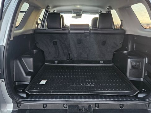 Used 2022 Toyota 4Runner SR5 Premium image 15