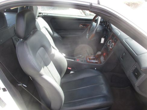 Used 2002 Mercedes-Benz SLK 320 image 8