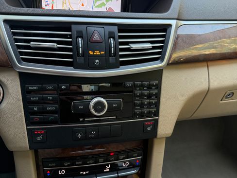 Used 2010 Mercedes-Benz E 350 image 28
