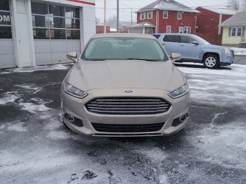 Used 2015 Ford Fusion SE image 5