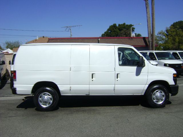 Used 2010 Ford E-250 and Econoline 250 UNAVAIL RWD image 2