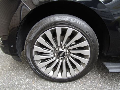 Used 2020 Lincoln Navigator 2WD Reserve image 20