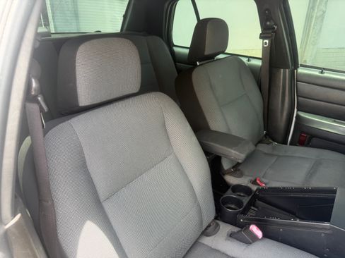 Used 2010 Ford Crown Victoria Police Interceptor RWD image 25