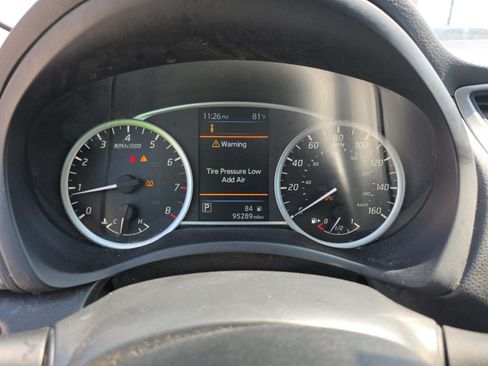 Used 2019 Nissan Sentra SV image 5