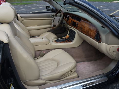 Used 2003 Jaguar XK8 RWD image 39