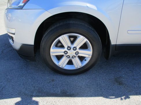 Used 2013 Chevrolet Traverse LT image 11