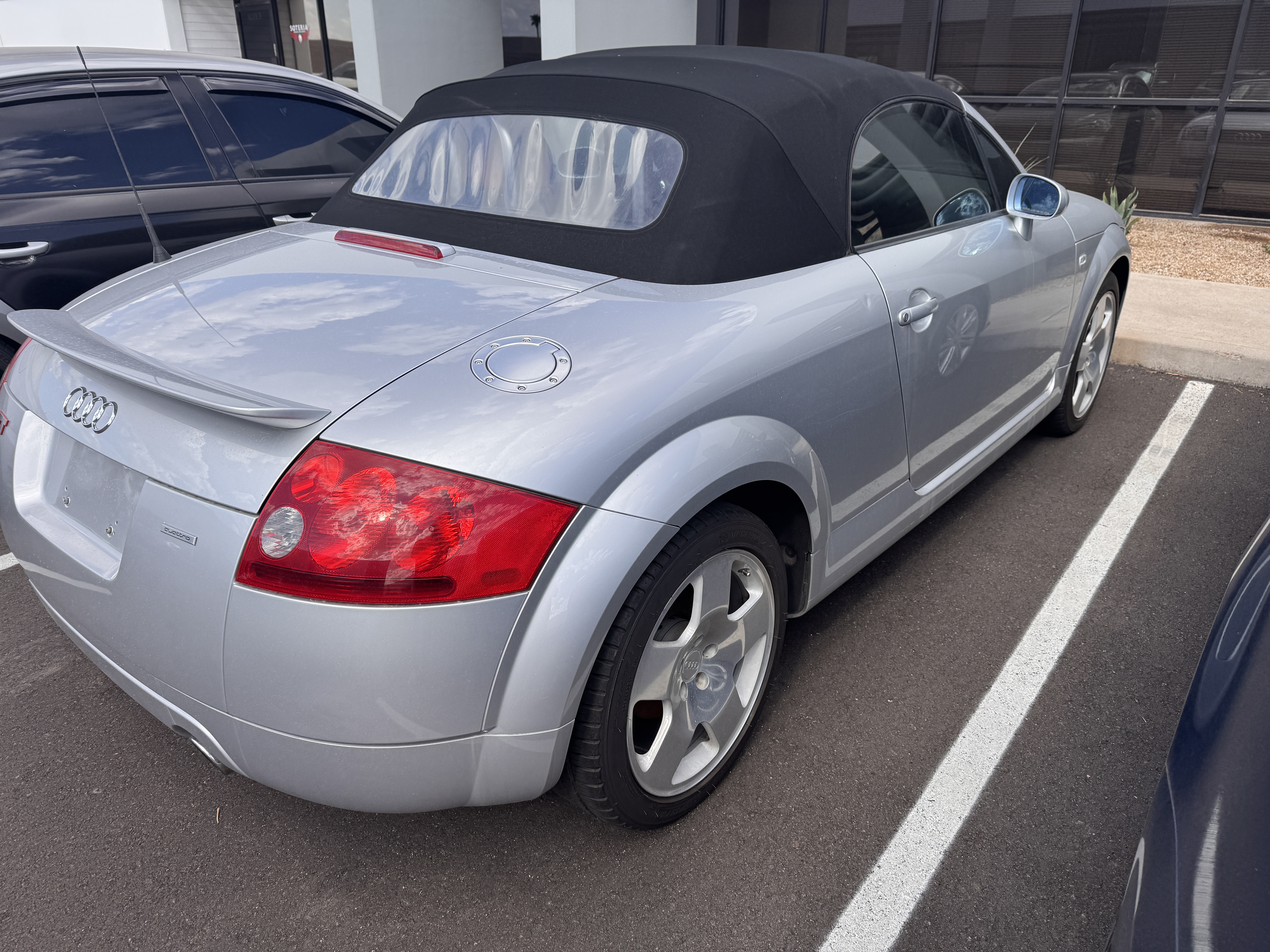 Used 2001 Audi TT 1.8T quattro Roadster w/ 225hp AWD/4WD image 4