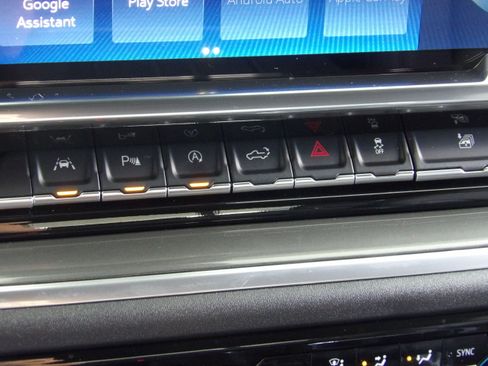Used 2026 Chevrolet Silverado 1500 4x4 Crew Cab High Country image 37