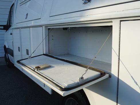 Used 2016 Mercedes-Benz Sprinter 3500 image 15