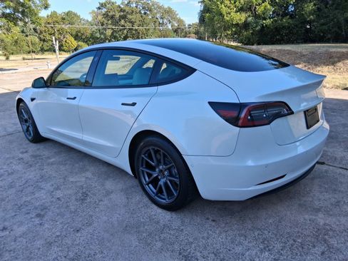 Used 2021 Tesla Model 3 Standard Range Plus RWD image 4