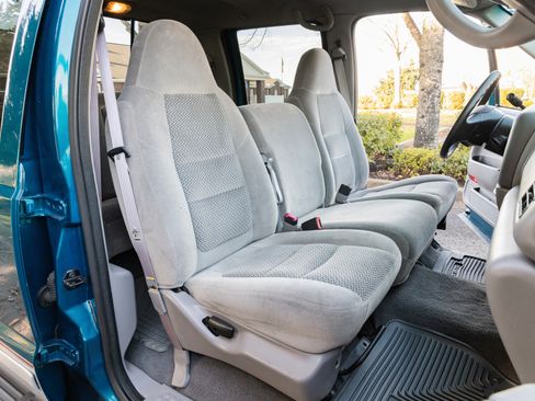 Used 2001 Ford F350 XLT image 49