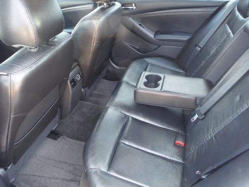 Used 2011 Nissan Altima 3.5 SR Sedan FWD image 13