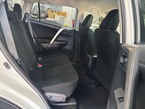 Used 2015 Toyota RAV4 LE image 14