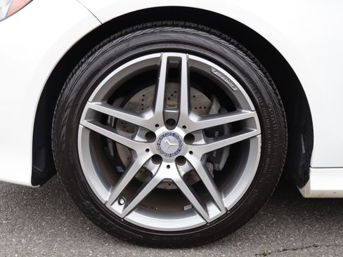 Used 2014 Mercedes-Benz E 350 4MATIC Sport image 35
