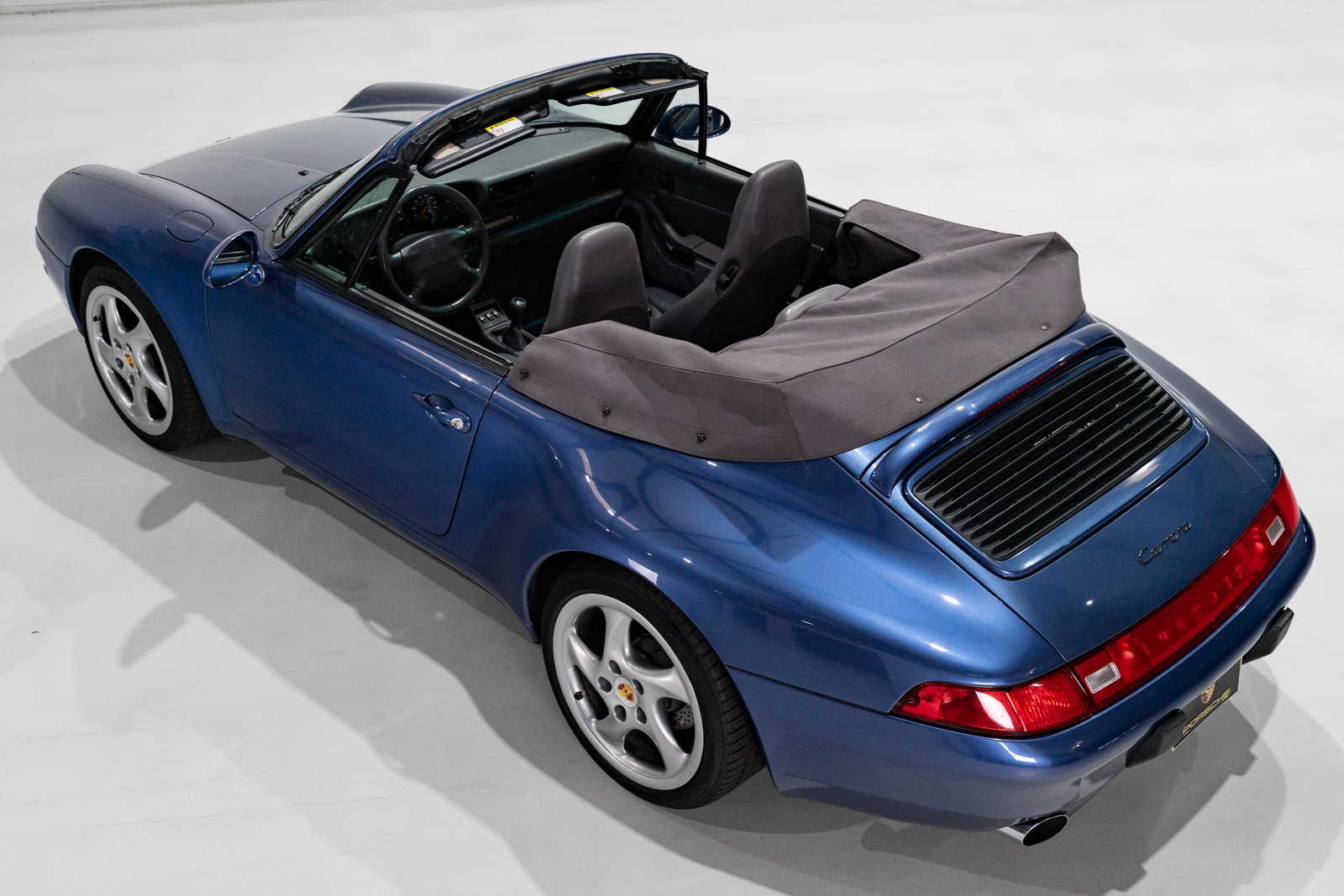 Used 1997 Porsche 911 Carrera Cabriolet RWD image 31