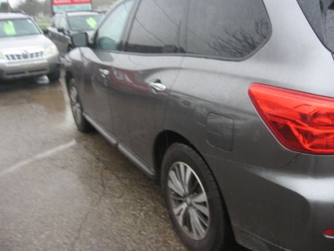 Used 2017 Nissan Pathfinder Platinum image 6