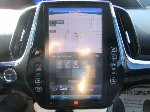 Used 2017 Toyota Prius Prime image 9