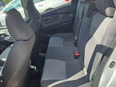 Used 2015 Toyota Yaris LE image 31