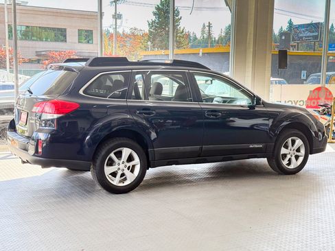 Used 2013 Subaru Outback 2.5i Premium AWD/4WD image 16