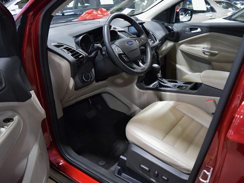 Used 2017 Ford Escape Titanium image 15