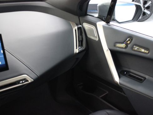 Used 2024 BMW iX M60 image 40