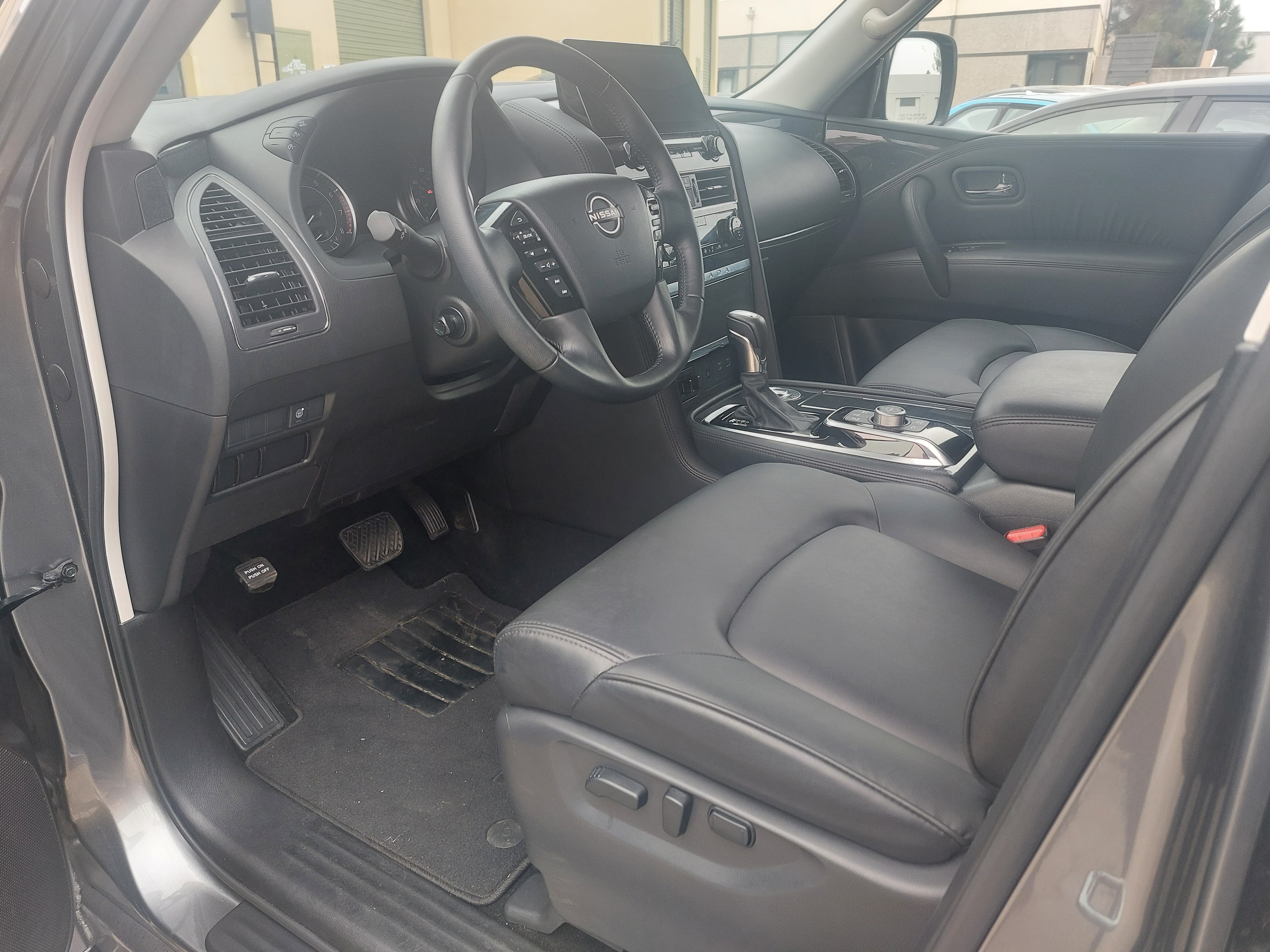 Used 2023 Nissan Armada 2WD SV image 20