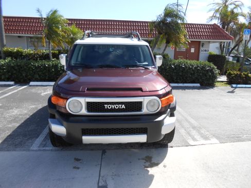 Used 2007 Toyota FJ Cruiser image 9