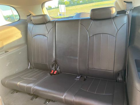 Used 2013 Buick Enclave Leather image 9