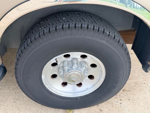Used 2000 Ford Excursion 2WD XLT image 27