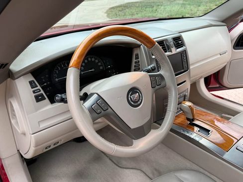 Used 2004 Cadillac XLR image 7