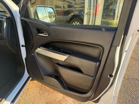 Used 2021 Chevrolet Colorado 2WD Extended Cab LT image 14