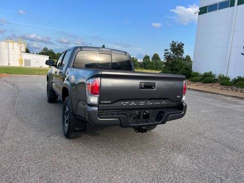 Used 2022 Toyota Tacoma TRD Off-Road image 6