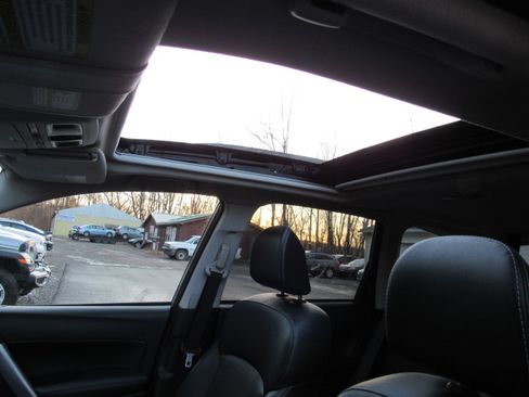 Used 2017 Subaru Forester 2.5i Limited image 19