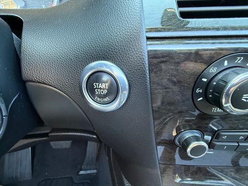Used 2010 BMW 650i Convertible RWD image 32