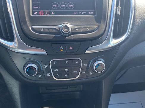Used 2023 Chevrolet Equinox LT image 9