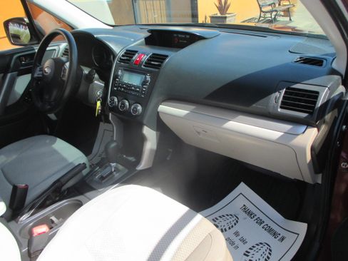 Used 2015 Subaru Forester 2.5i Premium Sport Utility 4D AWD/4WD image 3