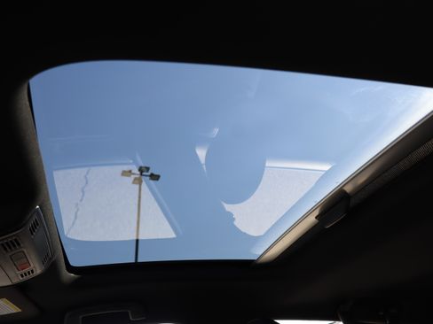 Used 2019 Volkswagen GTI SE image 31