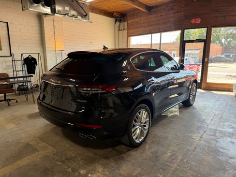 Used 2022 Maserati Levante GT AWD/4WD image 7