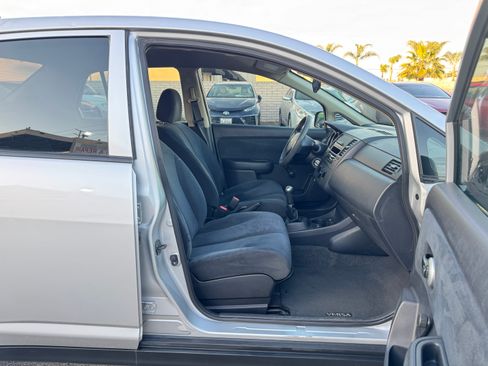 Used 2011 Nissan Versa image 17