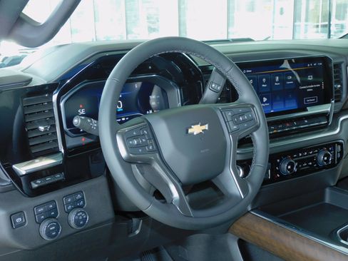 Used 2025 Chevrolet Silverado 2500 High Country image 27