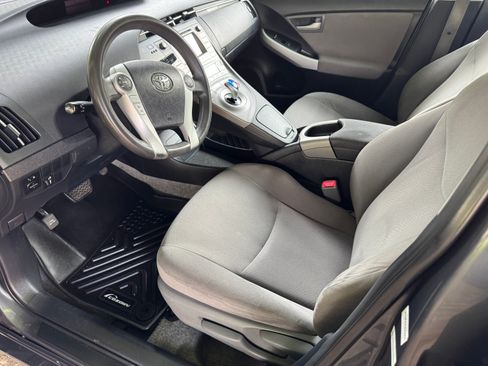 Used 2013 Toyota Prius Two FWD image 5