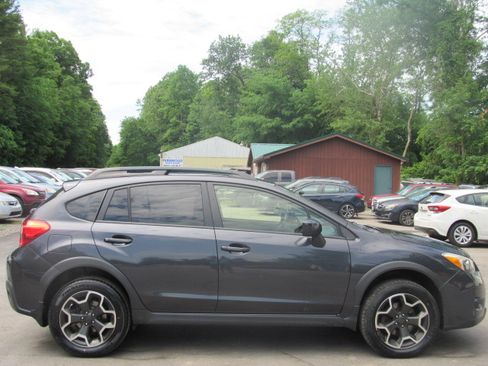 Used 2015 Subaru XV Crosstrek 2.0i Premium AWD/4WD image 8